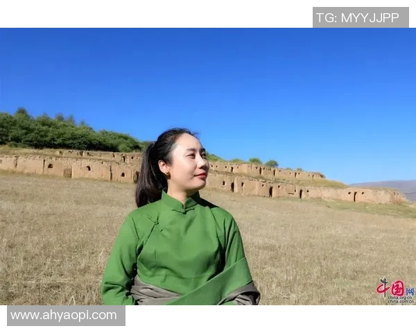 足球明星的藏族妻子如何在传统与现代之间找到平衡生活的故事 足球明星的藏族妻子如何在传统与现代之间找到平衡生活的故事