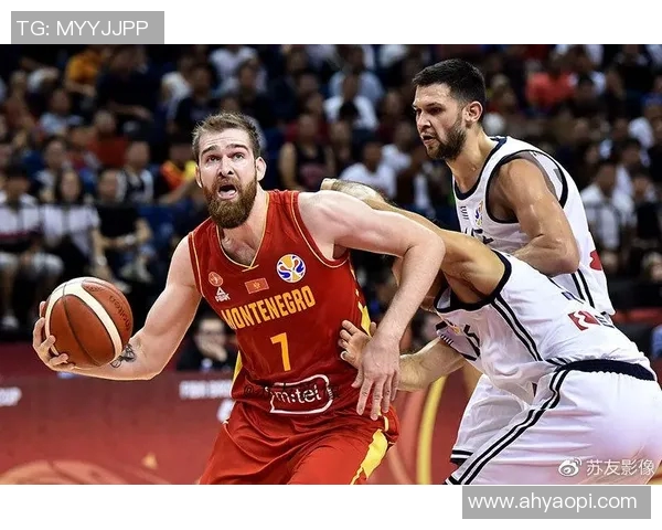 深圳篮球队在世界杯中的默契配合展现团队精神与战术执行力