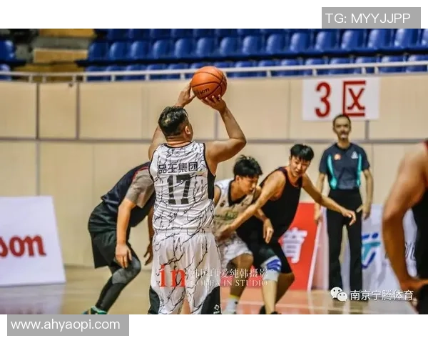 南京篮球队在城市联赛中以69分稳居积分榜首位展现强劲实力